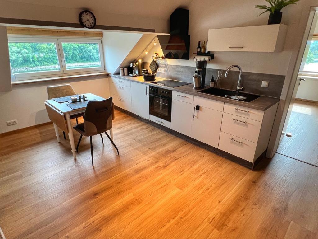 Helle 2 Zimmer Dg Wohnung Пассау Экстерьер фото